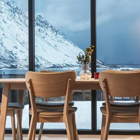Stunning Lofoten With Views&jacuzzi Ferienhaus *