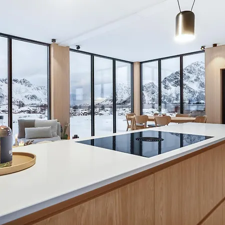 Stunning Lofoten With Views&jacuzzi Vakantiehuis *